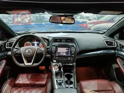 Nissan Maxima